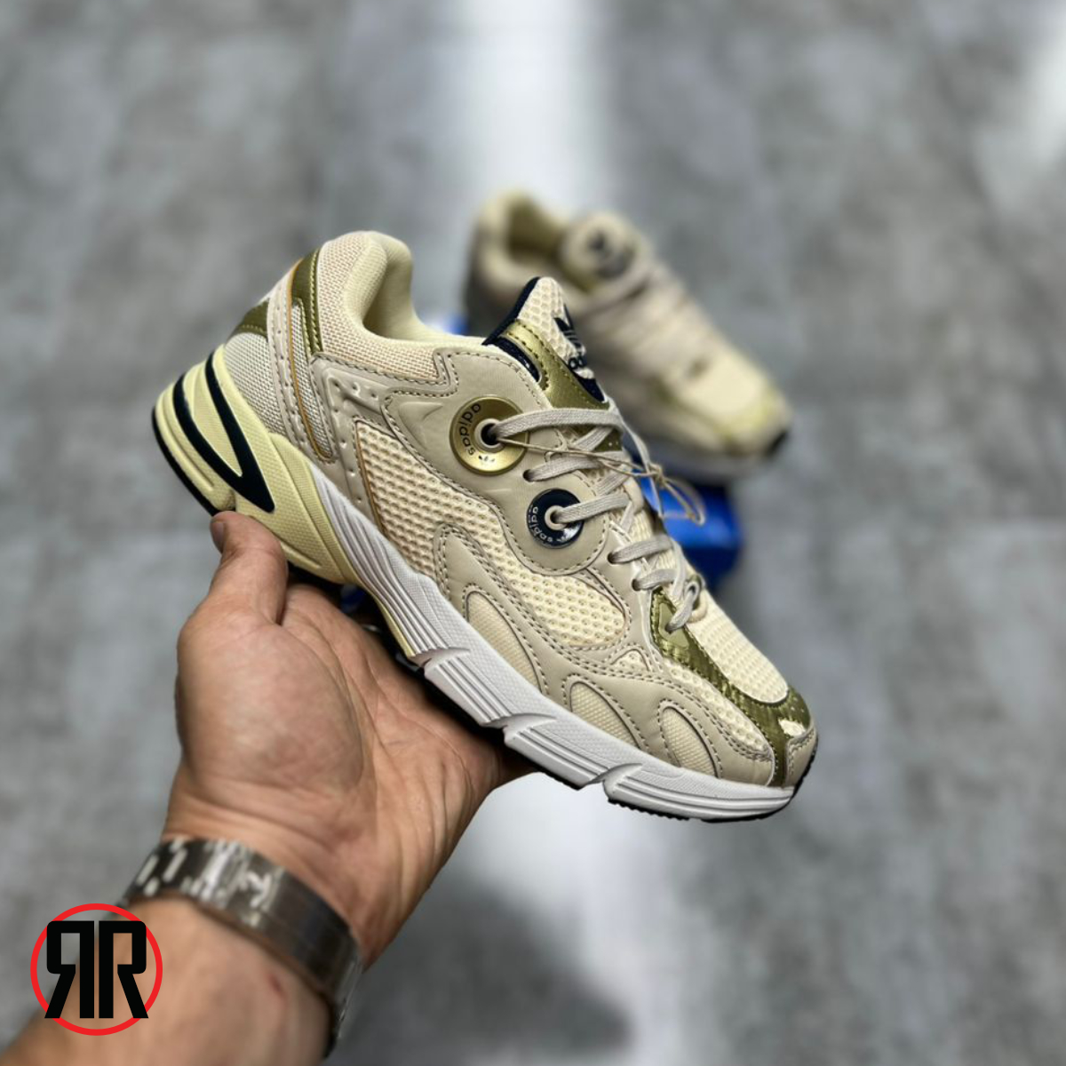 کتونی زنانه آدیداس Adidas Astir کتونی زنانه آدیداس Adidas Astir