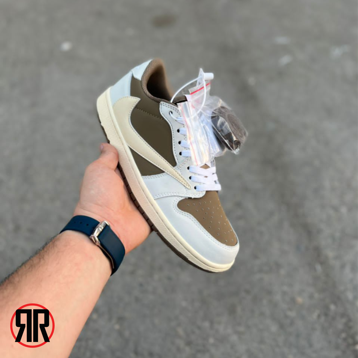 کتونی مردانه نایک Nike Air Jordan 1 Low Travis Scott کتونی مردانه نایک Nike Air Jordan 1 Low Travis Scott